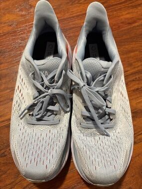 Hoka One One Clifton 8 sneaker sz 9.5B blue fog